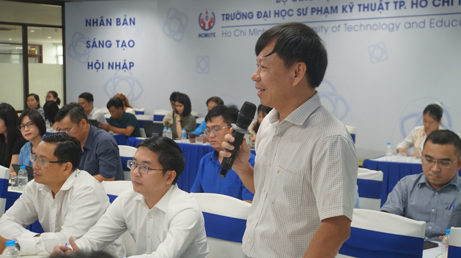 TS Nguyễn Trung Nhân, Trưởng phòng Đào tạo, Trường Đại học Công nghiệp TPHCM góp ý tại hội thảo. Ảnh: Mạnh Tùng dsc07070.jpg