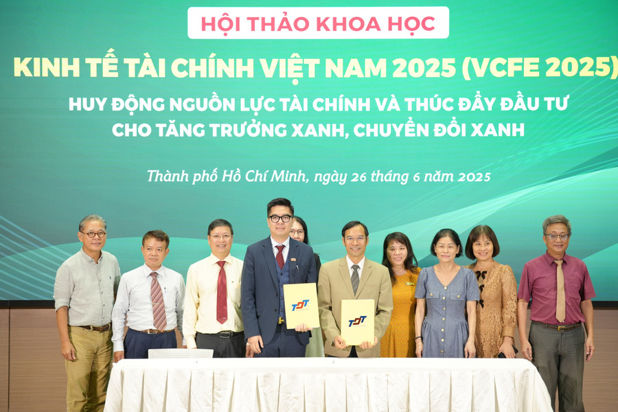 Trung tâm Nghiên cứu và Đào tạo kinh tế ứng dụng Trường Đại học Tôn Đức Thắng và các đối tác ký kết hợp tác về đào tạo, nghiên cứu và ứng dụng các thành tựu học thuật. Ảnh: L.N kyket.jpg