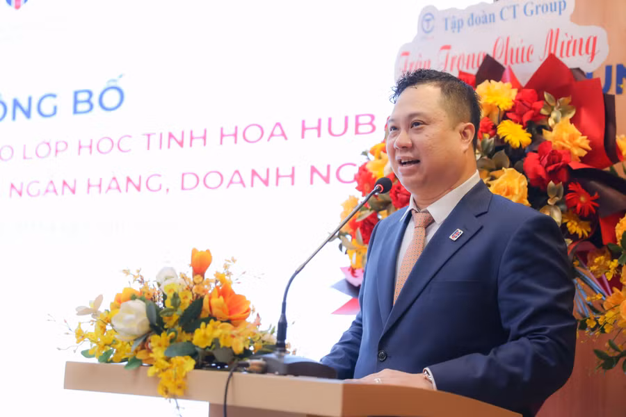 PGS.TS Nguyễn Đức Trung - Hiệu trưởng Trường Đại học Ngân hàng TPHCM giới thiệu về chương trình Elite Class. Ảnh: V.T