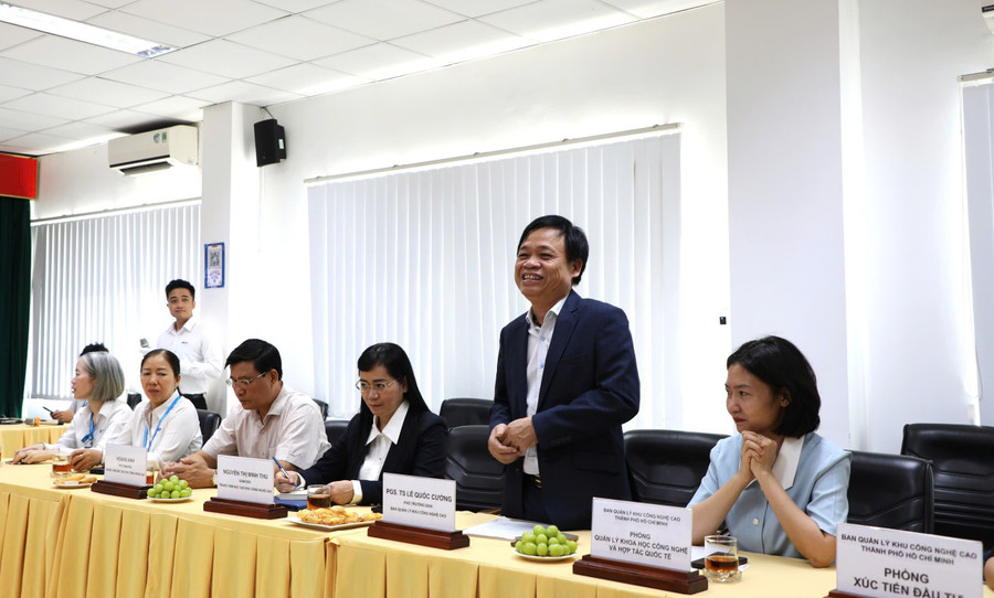 PGS.TS Lê Quốc Cường, Phó Trưởng ban Ban Quản lý Khu Công nghệ cao TPHCM phát biểu tại buổi lễ.