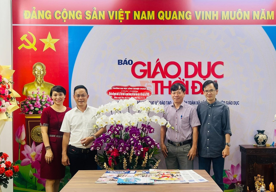 Đại diện Trường Đại học Công nghiệp TPHCM thăm, chúc mừng đơn vị. dai-hoc-cong-nghiep.jpg