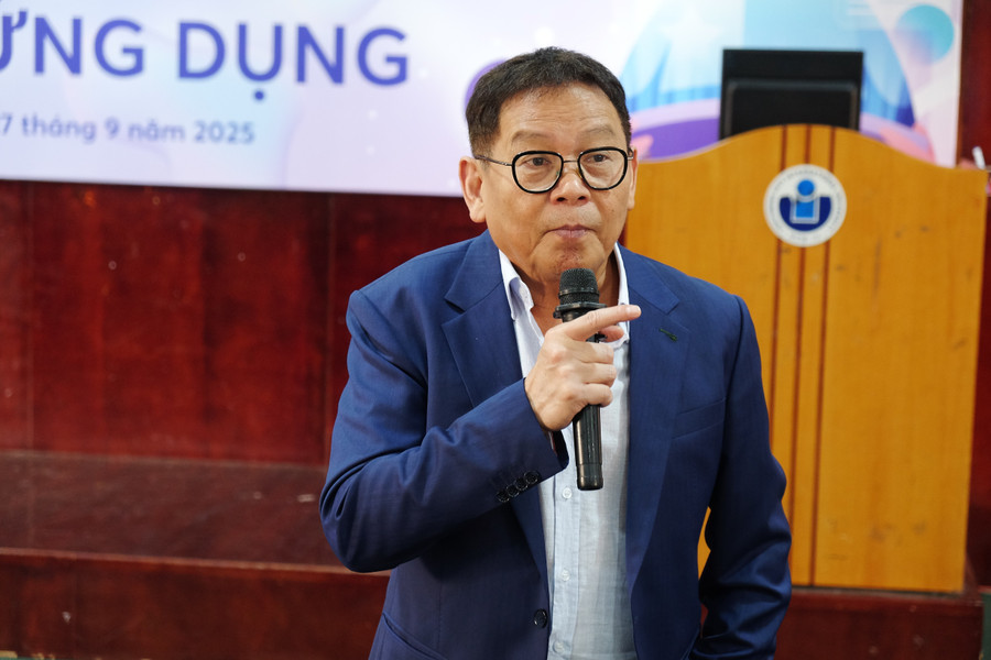 GS Dương Nguyên Vũ phân tích những lợi ích từ việc sử dụng AI thông minh, tích cực. dscf0017.jpg