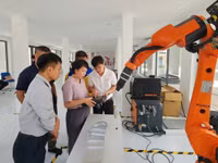 Trung tâm Đào tạo nghiên cứu và phát triển ứng dụng Robot công nghiệp và trí tuệ nhân tạo do KUKA tài trợ cho Trường Đại học Bách khoa, Đại học Đà Nẵng. Ảnh: NTCC