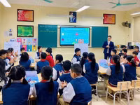 Học sinh Trường Tiểu học Cửa Nam tham gia hoạt động giáo dục kỹ năng số và an toàn trên không gian mạng ngay trong giờ học.