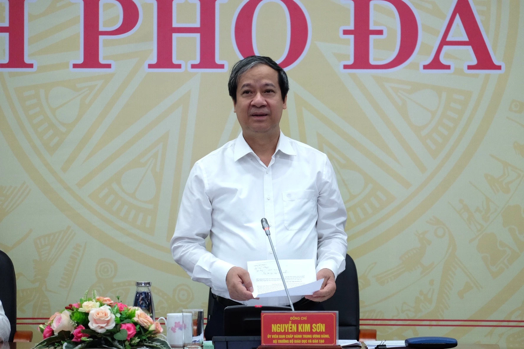 Bộ trưởng Bộ GD&ĐT Nguyễn Kim Sơn phát biểu tại buổi làm việc.