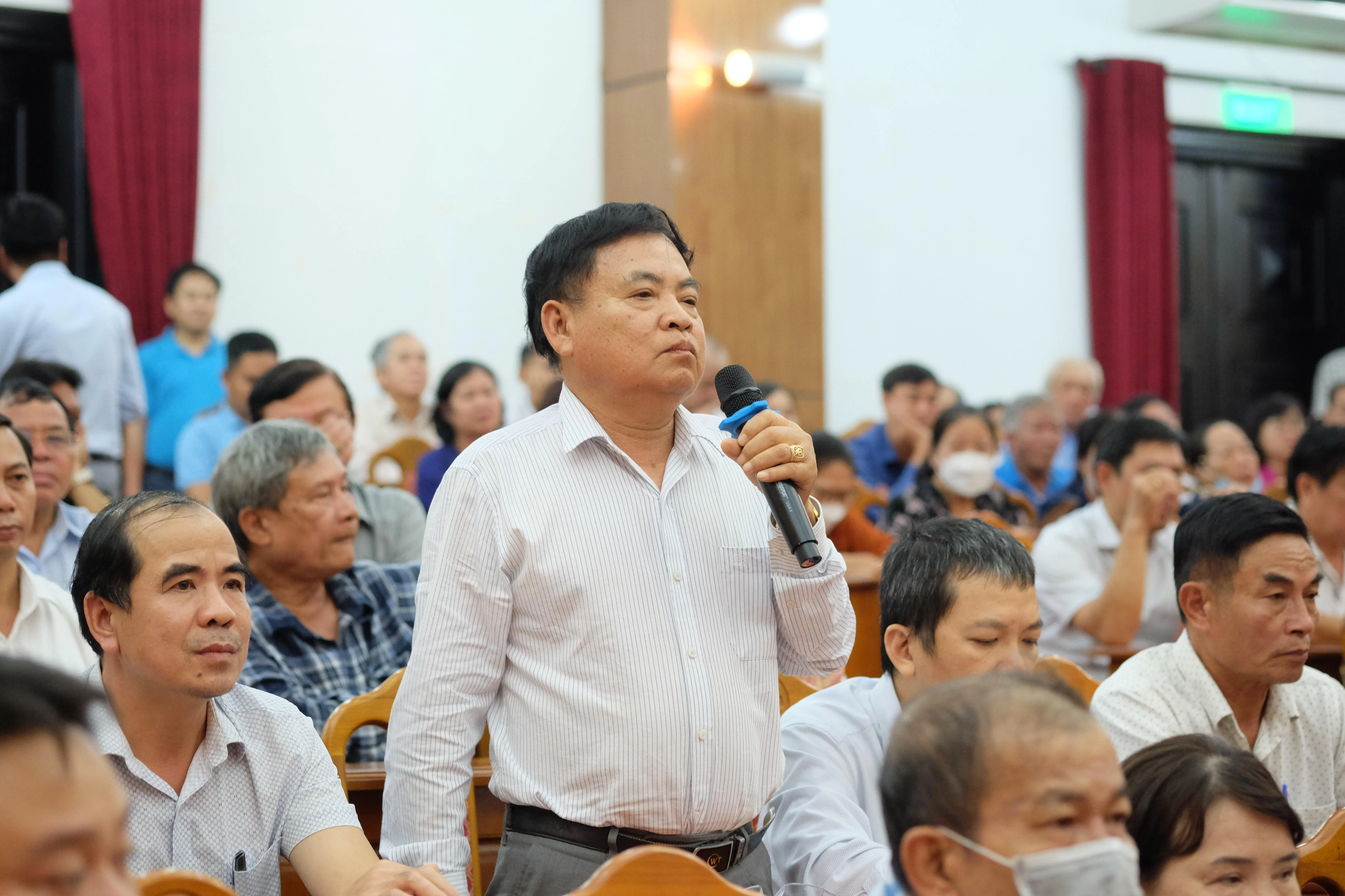 Cử tri ở Đà Nẵng nêu ý kiến.