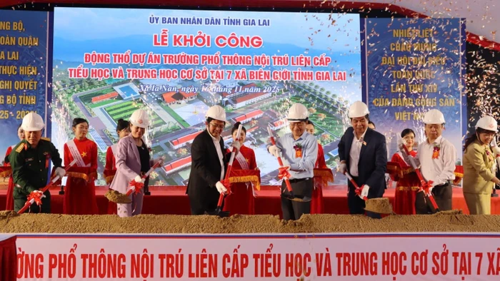 Phó Thủ tướng Hồ Quốc Dũng dự Lễ khởi công trường nội trú liên cấp ở Gia Lai