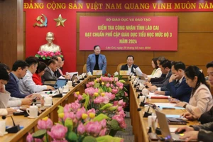 Quang cảnh buổi làm việc.