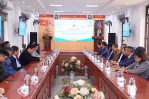 Lễ xuất quân tăng cường cán bộ cho các Trạm Y tế xã, phường tại điểm cầu Sở Y tế tỉnh Điện Biên.