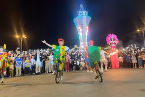 Carnaval đường phố lần đầu tiên được tổ chức trong khuôn khổ Lễ hội Hoa Ban năm 2026.