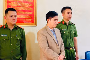 Nguyên Hiệu trưởng trường PTDTBT Tiểu học Hoàng Thu Phố 1 bị bắt tạm giam.