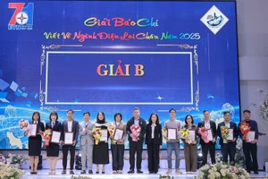 Các tác giả đạt giải B Giải báo chí viết về ngành Điện Lai Châu năm 2025.