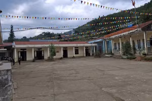 Điểm trường Dền Thàng cần được nâng cấp, tu sửa để đảm bảo nhu cầu dạy và học.