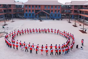 Trường Phổ thông nội trú liên cấp TH&THCS Si Pa Phìn là công trình đầu tiên được triển khai xây dựng theo chủ trương của Bộ Chính trị.