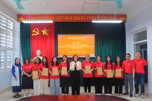 Đội tuyển học sinh giỏi quốc gia môn Lịch sử.