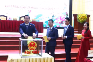 Các đại biểu bỏ phiếu bầu Chủ tịch HĐND tỉnh Lai Châu khóa XVI, nhiệm kỳ 2026 - 2031.