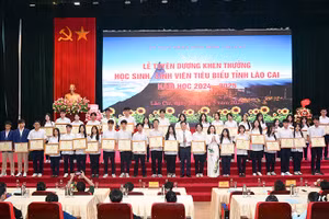 Tỉnh Lào Cai tuyên dương 500 học sinh, sinh viên tiêu biểu năm học 2024 - 2025.
