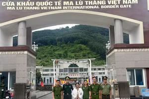 Vàng Gạ Lơ bị bắt giữ tại cửa khẩu Ma Lù Thàng sau 7 năm trốn truy nã.