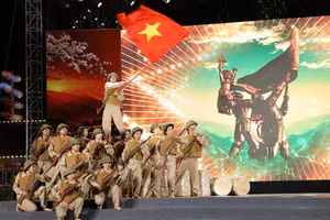 Chương trình được tổ chức nhân kỷ niệm 72 năm Chiến thắng Điện Biên Phủ.