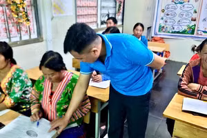 Lớp học xóa mù ở vùng cao Huổi Chát, xã Nậm Hàng, tỉnh Lai Châu.