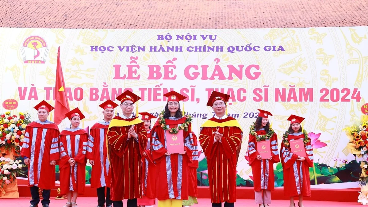 Học viện Hành chính Quốc gia trao bằng Tiến sĩ, thạc sĩ năm 2024