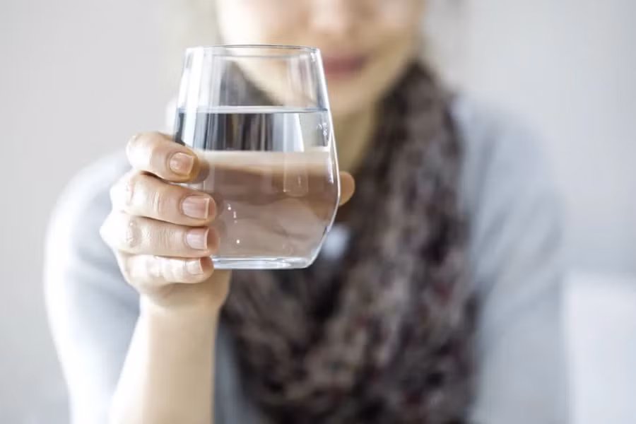 Mọi thứ nên được thực hiện có chừng mực và nước uống cũng vậy. (Ảnh: ITN)