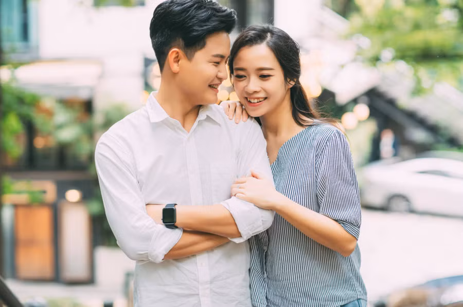 Có người cho rằng xa nhau một chút lại thấy mới mẻ, ở bên nhau cả ngày cũng dễ chán. (Ảnh: ITN).