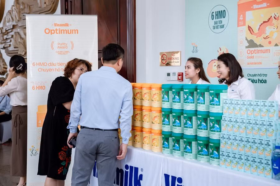 Các sản phẩm từ Vinamilk và Optimum đồng hành cùng Lễ phát động Tháng hành động vì trẻ em 2026 (Ảnh: VN).