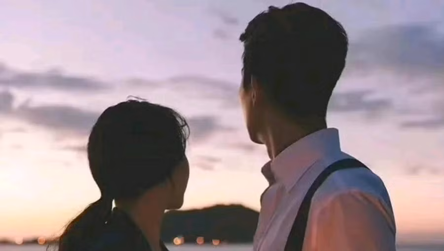 Điều thực sự làm cho tình yêu lắng đọng và sự gắn bó nảy nở thường là những việc vụn vặt trong cuộc sống hàng ngày. (Ảnh: ITN)