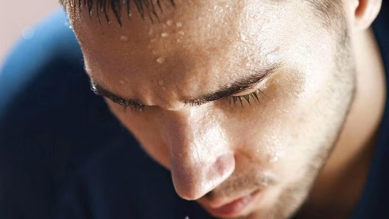 Đặc điểm sinh lý khác nhau ở từng nhóm người cũng có thể dẫn đến việc đổ mồ hôi nhiều vào ban đêm. (Ảnh: ITN).