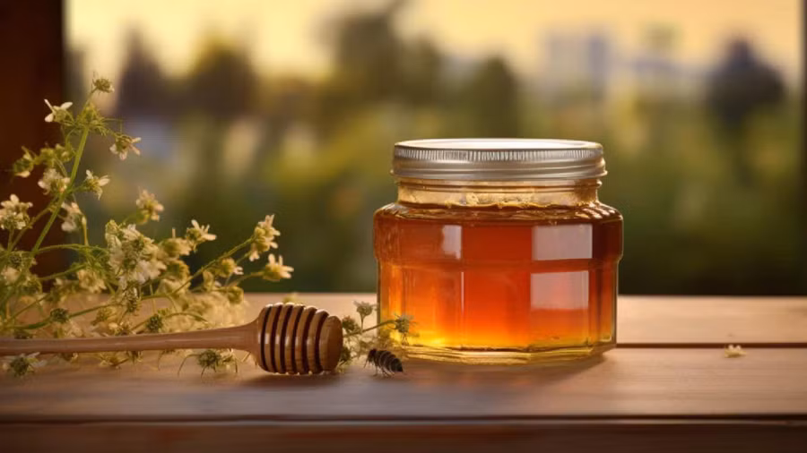 Mật ong giàu chất carbohydrate đồng thời nó cũng có những chất dinh dưỡng khác nữa. (Ảnh: ITN)