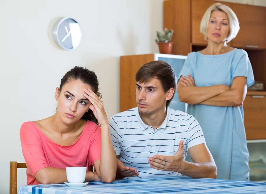 Đàn ông không giỏi xử lý những vấn đề phức tạp trong gia đình và xung đột hôn nhân. (Ảnh: ITN).