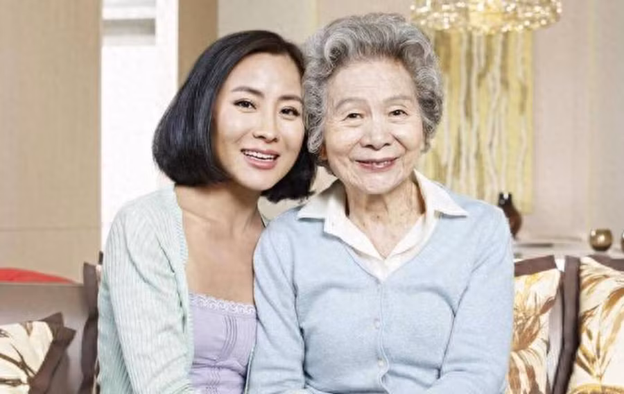 Nhiều người thừa nhận sống chung với mẹ chồng thật sự là một môn học khó. (Ảnh: ITN).