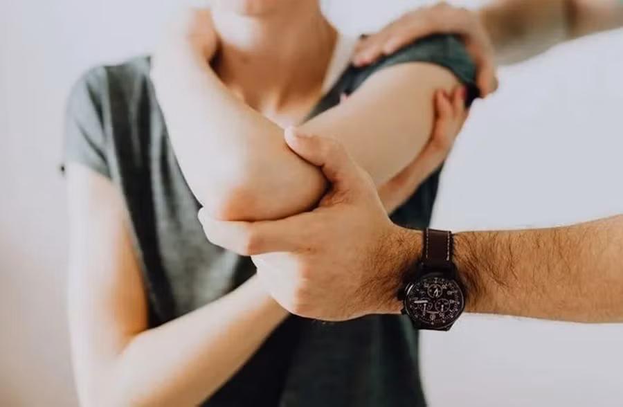 Mức độ nghiêm trọng của âm thanh nơi khớp vai phụ thuộc vào độ tuổi. (Ảnh: ITN)