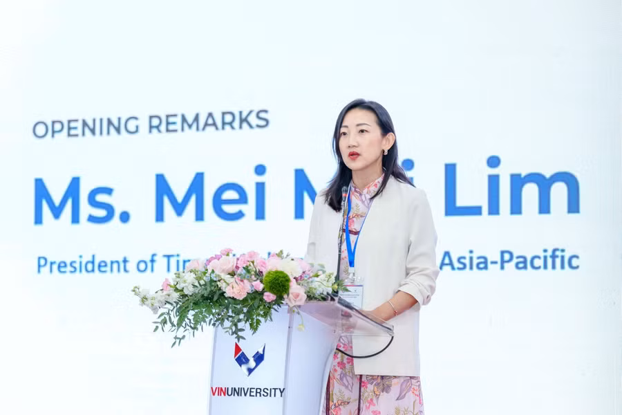 Bà Mei Mei Lim, Chủ tịch khu vực Châu Á - Thái Bình Dương (APAC) của tổ chức xếp hạng Times Higher Education (THE) phát biểu khai mạc chương trình.