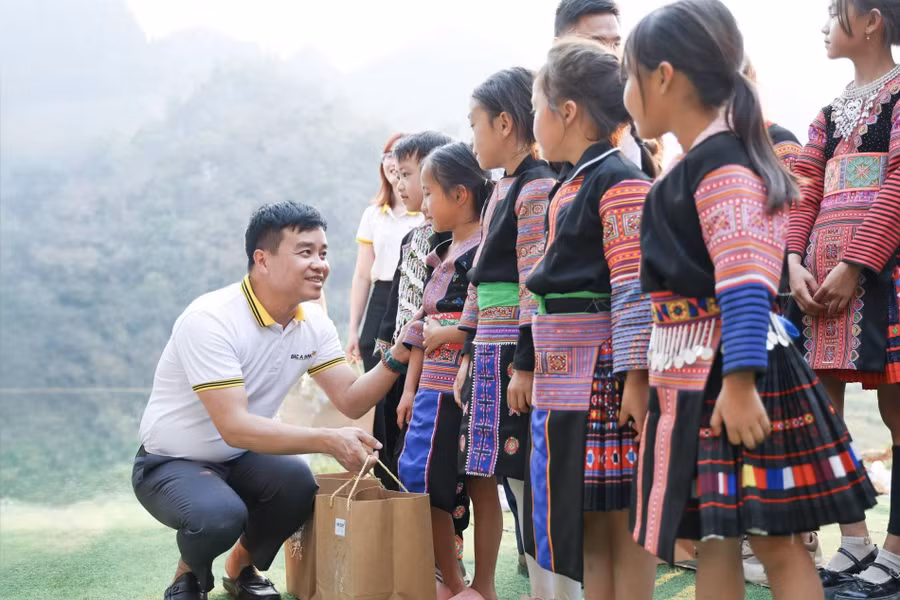 Khánh thành điểm trường cho học sinh vùng biên giới tỉnh Sơn La ảnh 4 Khánh thành điểm trường cho học sinh vùng biên giới tỉnh Sơn La ảnh 4
