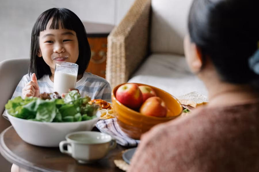 Chọn đúng loại sữa chất lượng cho gia đình luôn là mối quan tâm hàng đầu của nhiều người Việt. Ảnh: Pexels