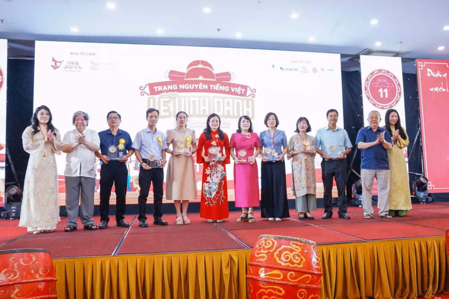 Vinh danh 329 học sinh xuất sắc tại Hội thi Đình Trạng Nguyên Tiếng Việt 2025-2026 ảnh 5 Vinh danh 329 học sinh xuất sắc tại Hội thi Đình Trạng Nguyên Tiếng Việt 2025-2026 ảnh 5