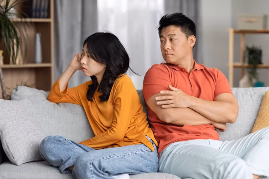 Trước mặt anh ta bạn luôn phải có quan điểm riêng, chú ý đến cách nói chuyện, để ý đến ý kiến của anh ta một cách thích hợp, đừng lúc nào cũng nhún nhường. (Ảnh: ITN).