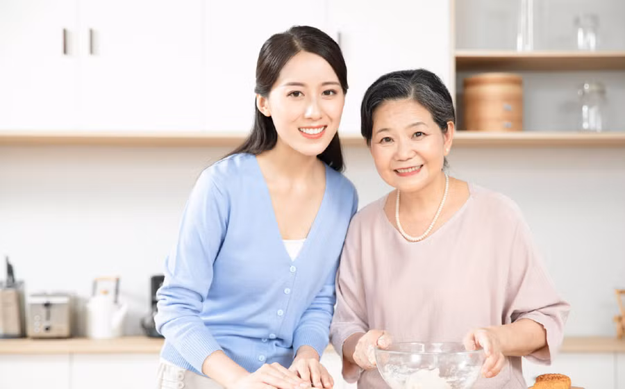 Nàng dâu thật lòng quan tâm gia đình, đôi mắt không biết nói dối. (Ảnh: ITN)