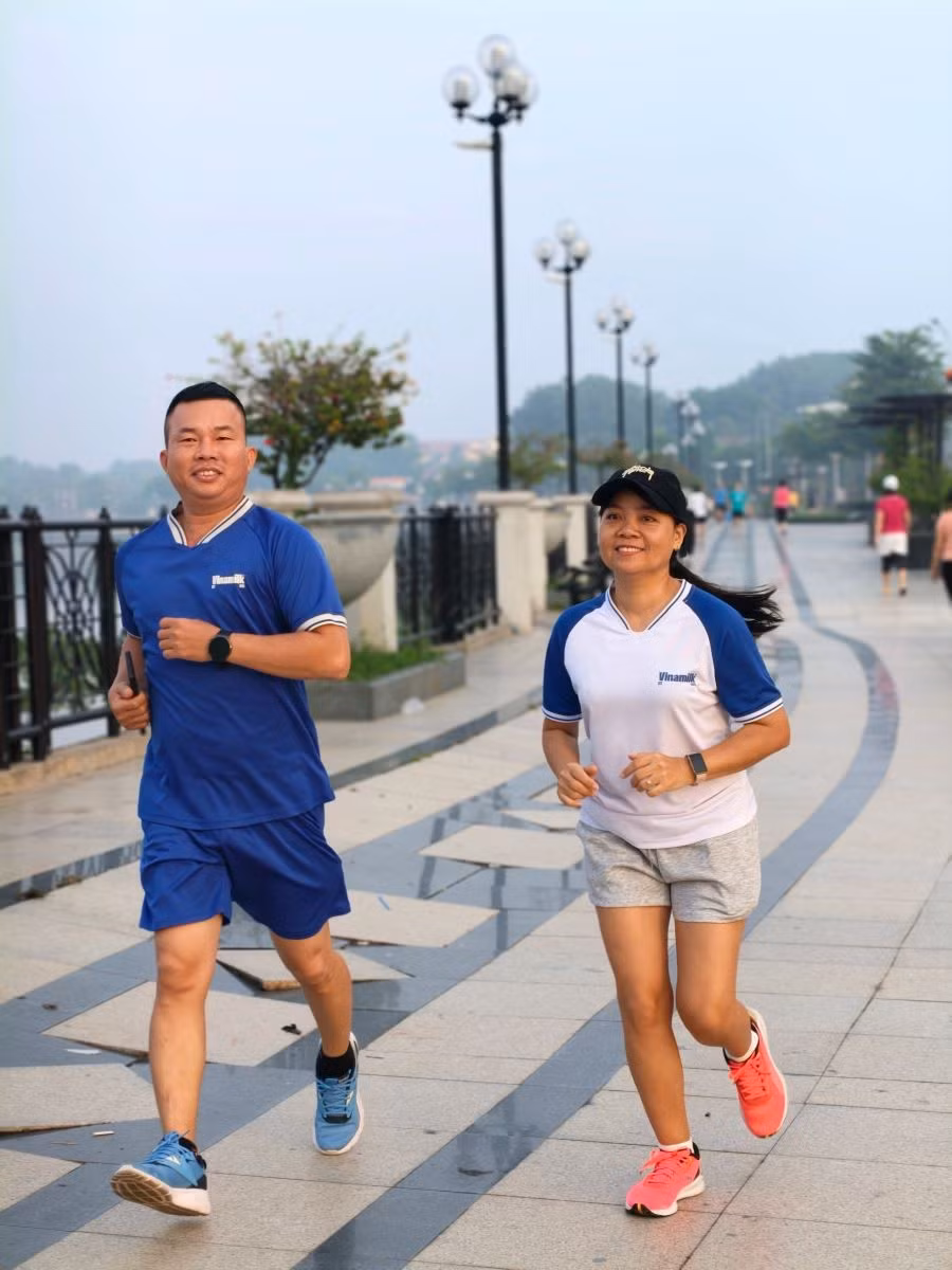 Không cùng điểm xuất phát, hàng ngàn bước chân từ khắp cả nước đều hướng về một mục tiêu chung - chào đón cột mốc 50 năm của Vinamilk.