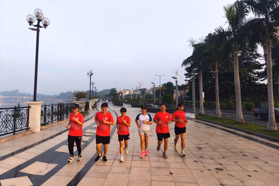 Hơn 1.500 người Vinamilk từ 30 đơn vị trên cả nước cùng tham gia Giải chạy bộ trực tuyến chào mừng 50 năm thành lập công ty.