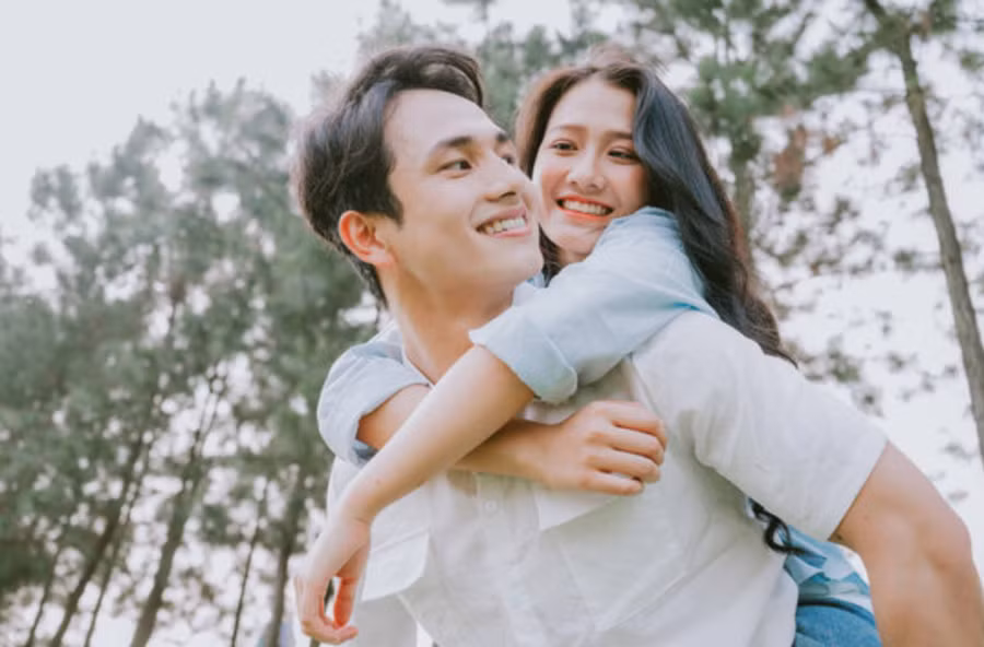 Nếu gia đình muốn một cuộc sống thịnh vượng, chung thủy là yếu tố không thể thiếu. (Ảnh : ITN).