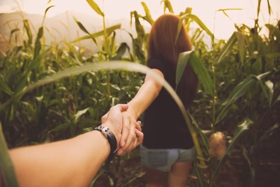 Sau tuổi 30, bạn trưởng thành hơn trong cách nhìn nhận tình cảm và mối quan hệ. (Ảnh: ITN).