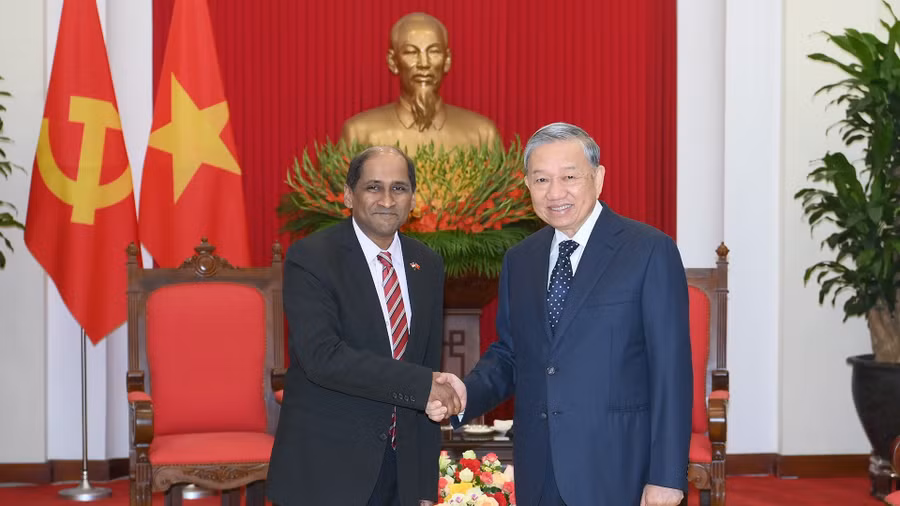 Tổng Bí thư Tô Lâm tiếp Đại sứ Singapore Jaya Ratnam