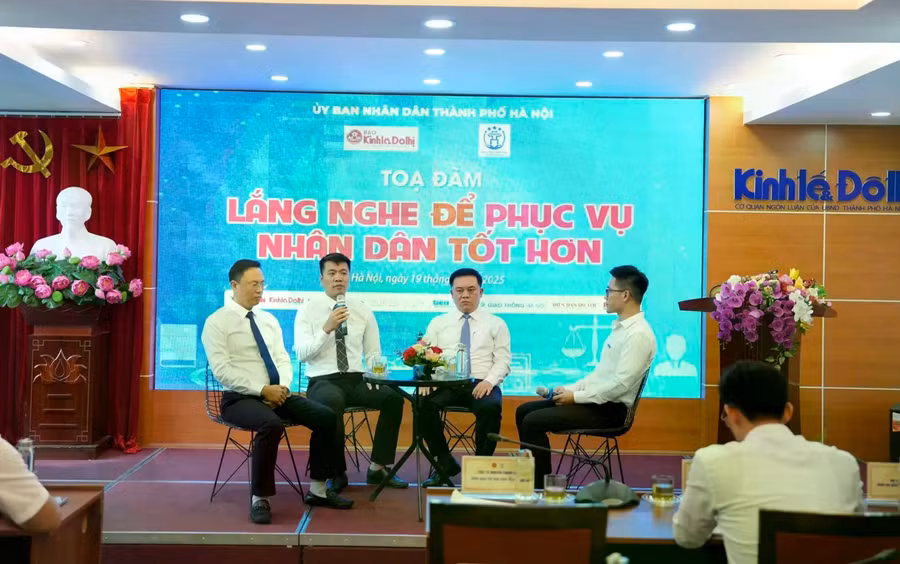 Các diễn giả chia sẻ tại tọa đàm