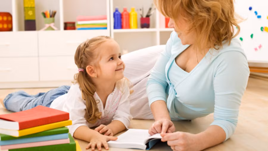 Một cách để khơi dậy niềm yêu thích học tập là giúp trẻ khám phá các chủ đề chúng quan tâm. (Ảnh: ITN).