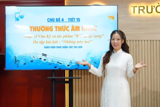 Cô giáo Lộc Thị Liên, giáo viên Âm nhạc Trường THCS Thái Thịnh, phường Đống Đa, Hà Nội.