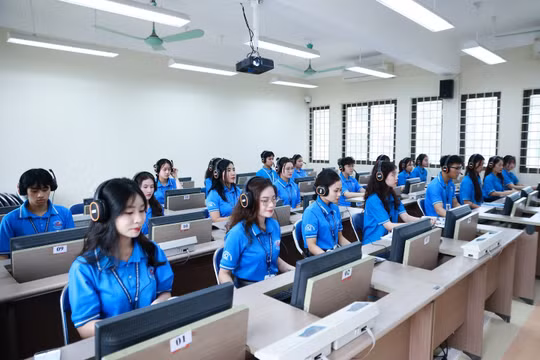 Sinh viên Trường Cao đẳng Thương mại và Du lịch Hà Nội. Ảnh: Đình Tuệ.