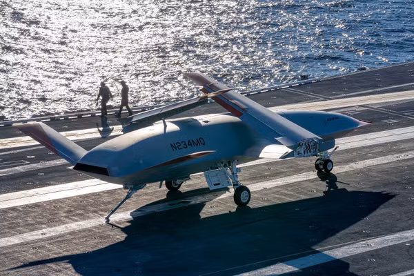 Mỹ đã có tàu sân bay đủ khả năng trang bị UAV MQ-25 Stingray hiện đại nhất